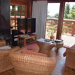 Lodge Con Piscina Privada, Parcela De Campo.