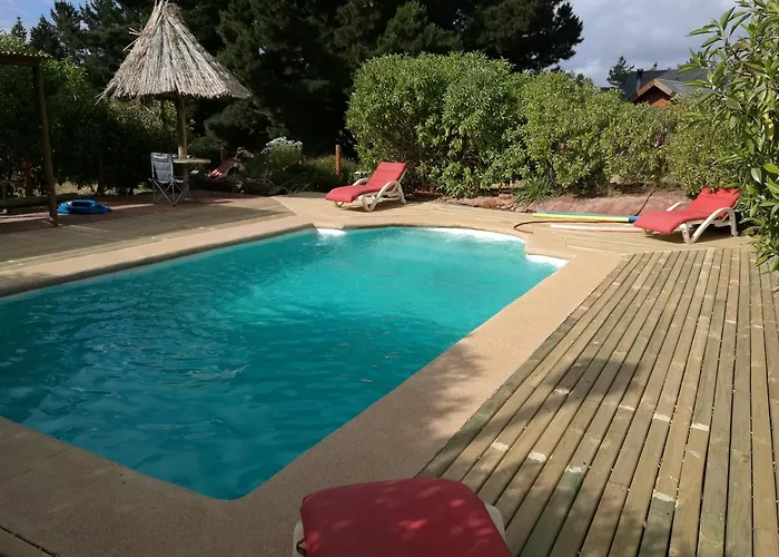 Lodge Con Piscina Privada, Parcela De Campo.